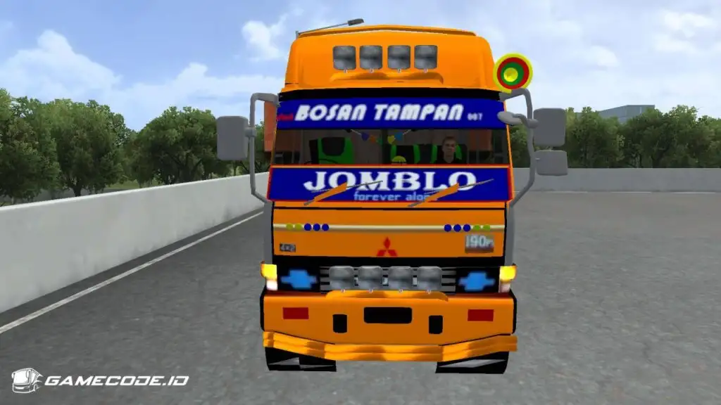 tampilan Truck Fuso Fighter Angkut Excavator dari depan