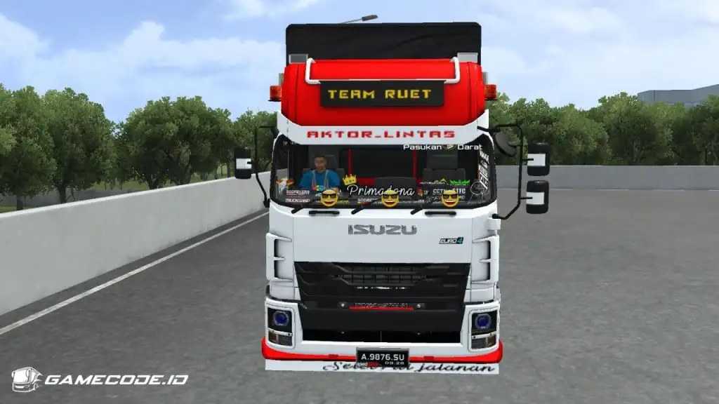 tampilan truk Truck Isuzu Giga Deca bagian depan