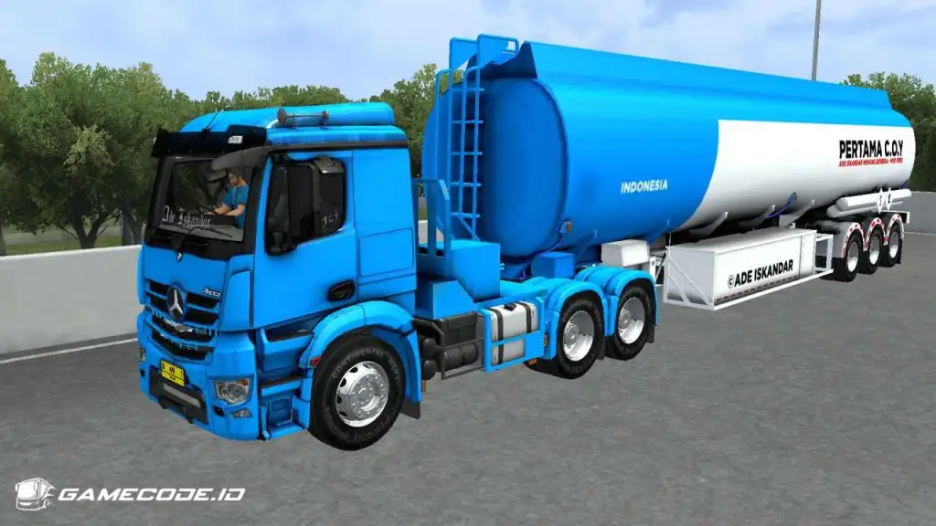 tampilan truk Mercy Arocs Trailer Tangki bagian samping